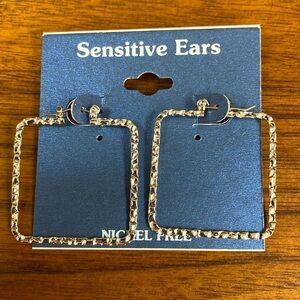 Silver Squared Earrings NWOT
